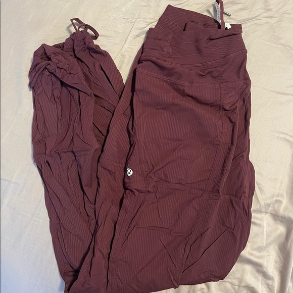 Lululemon pants - Picture 2 of 8
